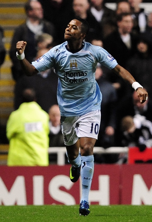 手感冰凉！浓眉未伤退半场0分还要追溯到近10年前