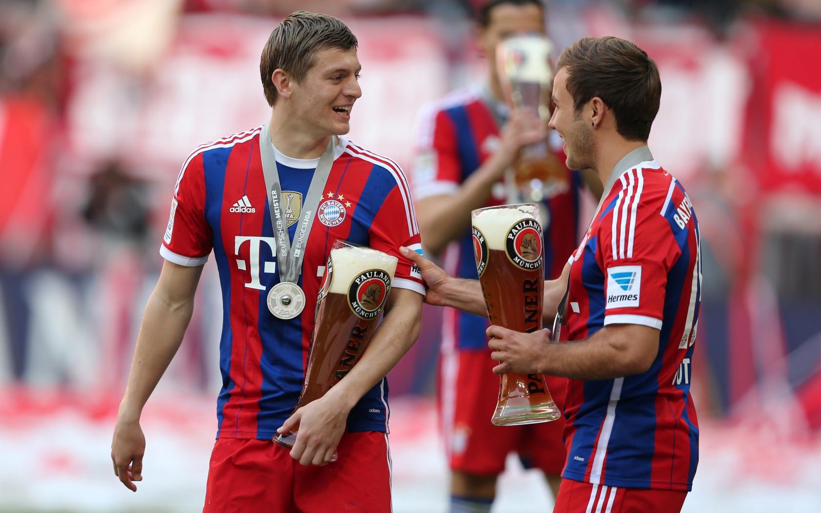 TA：因现代足球重视边路与攻防转换，菱形中场阵型已几乎绝迹