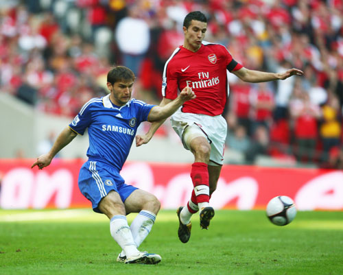 詹姆斯：防守时我们要拧成一根绳，并且时刻保持沟通