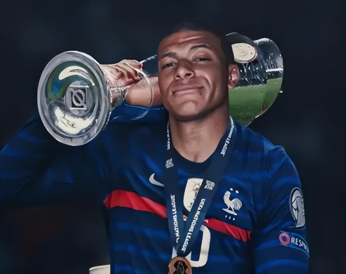 记者：邓卓翔尚未与三镇有进一步沟通，三镇目前也没换帅消息