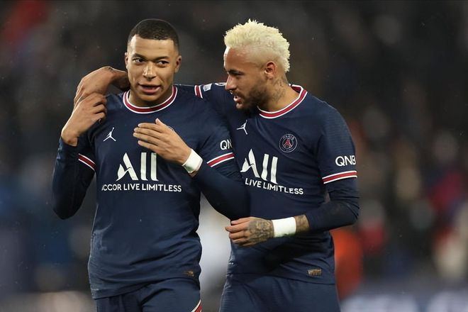 根据目前的情况拜仁明年夏天无意与格雷茨卡续约