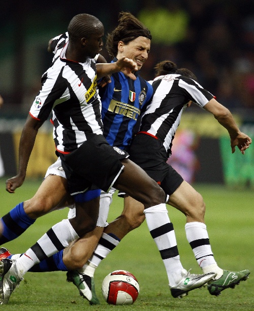 TA分析3-5-2阵型：从翼卫驱动到双锋美学，弱队逆袭制胜之道