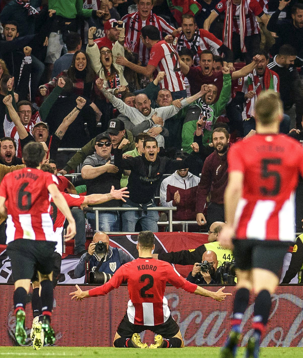 刘军帅晒海牛队与远征军合照：又在末轮完成目标，祝未来可期