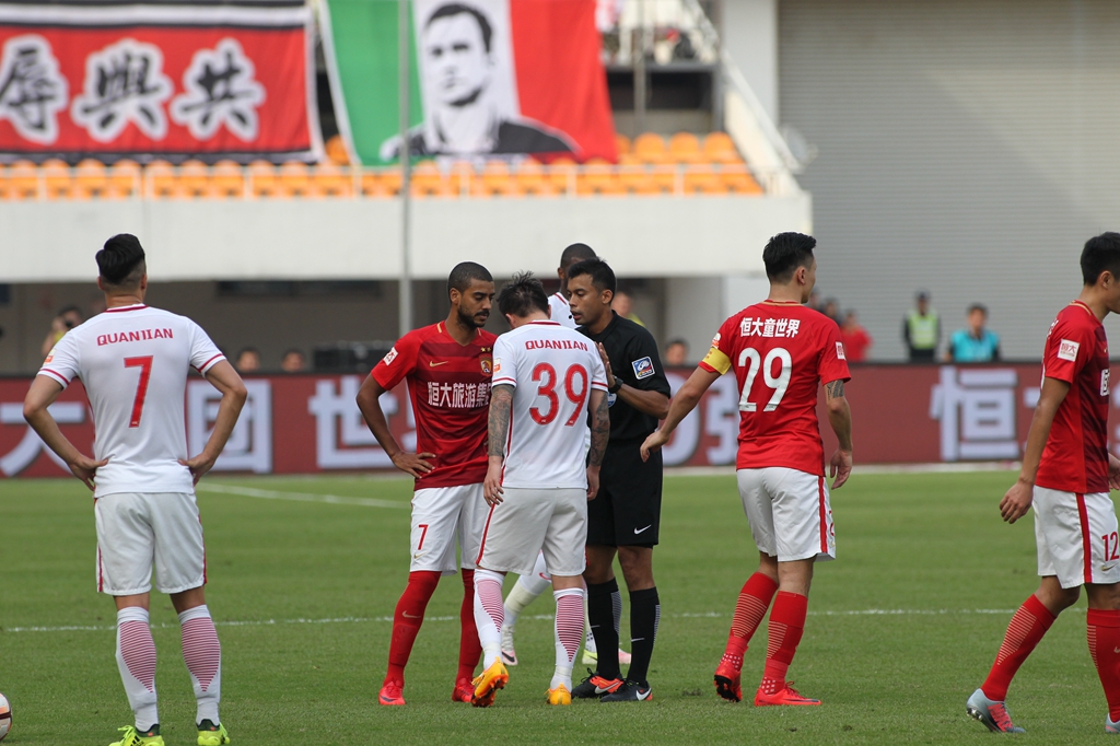 06年巅峰科比到底有多强？ 三节62分，单场81分！得分如庖丁解牛！