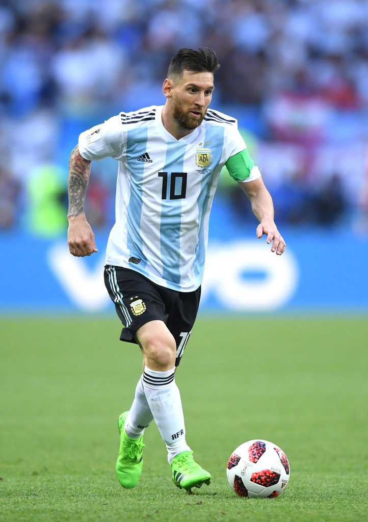 娄一晨谈斯卢茨基：他对自己的战术有近乎痴迷的坚持