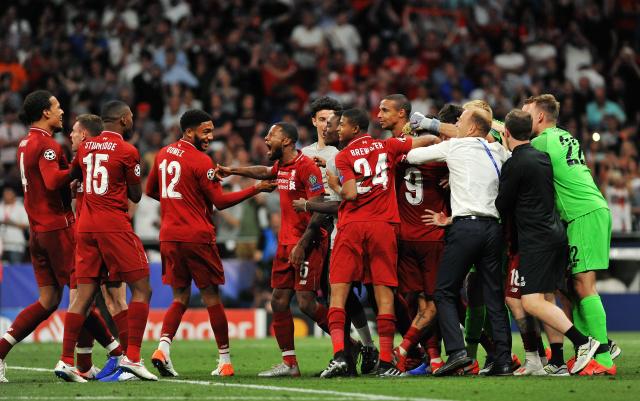 麦卡利斯特：庆祝动作是献给家人的；希望梅西能一直在国家队