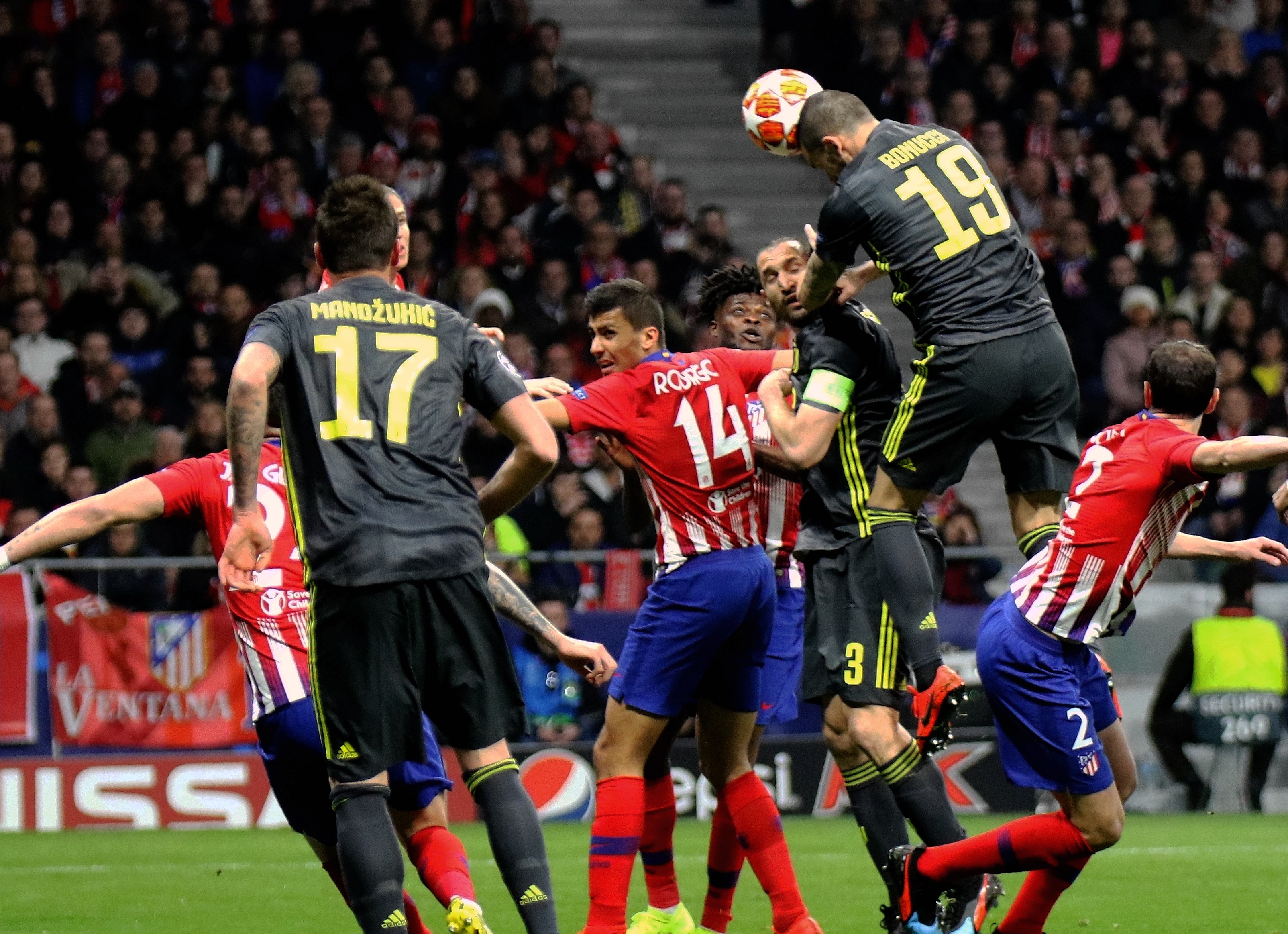 中国太保 ｜ 中国女排豪取世联赛香港站三连胜